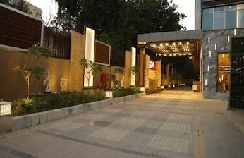 Regenta Central the Crystal