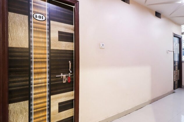SPOT ON 69236 Hotel Shiv Palace - Photo4