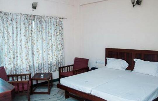 Hotel Shivas Residency - Photo4