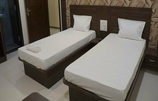 Hotel Royal Palace Karad - Photo2