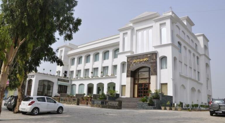 Deventure Hotel - Photo2