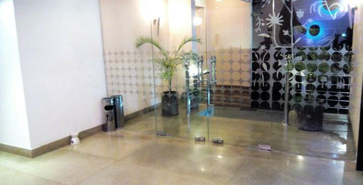 Hotel Gian Residency - Photo2