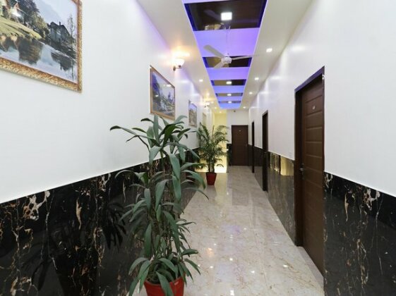 OYO 29768 Karan Paradise - Photo2