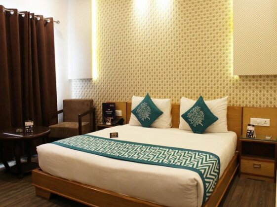 OYO Premium Karnal Club - Photo4