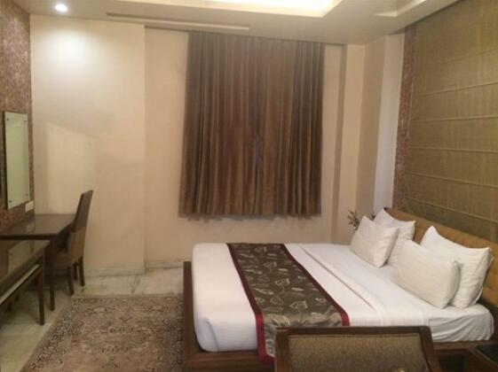 STARiHOTELS Karnal