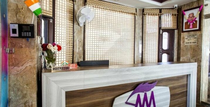 AAA Hotel & Restaurant - Photo3