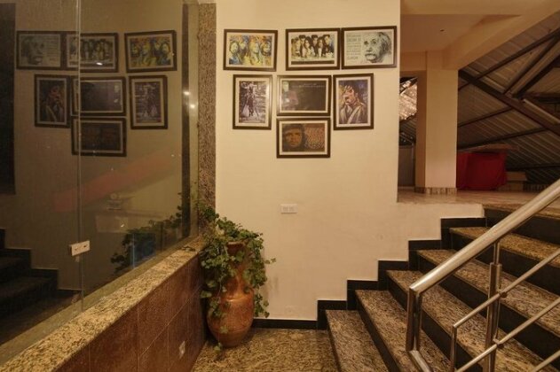 Dippys Hotel - Photo4