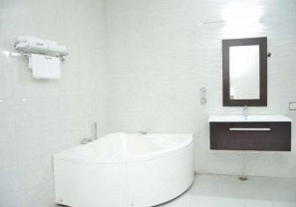 Hotel Bliss - Photo3
