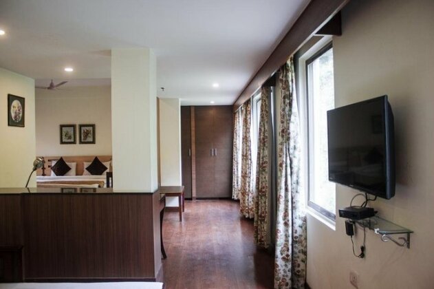 Savoy Greens - Photo3