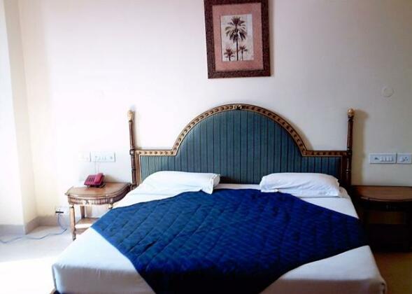 Surya Rock Rose Resort - Photo2
