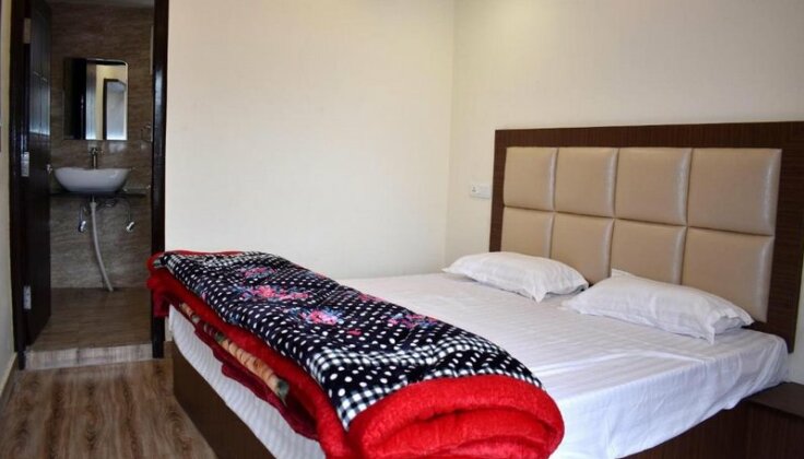 Tanishq Regency Kasauli - Photo4