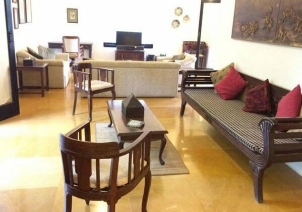 Raintree by Vista Rooms - Photo2