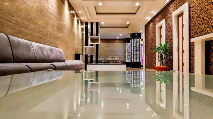 Hotel Rakhee Palace - Photo2
