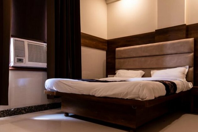 Hotel Rakhee Palace - Photo3
