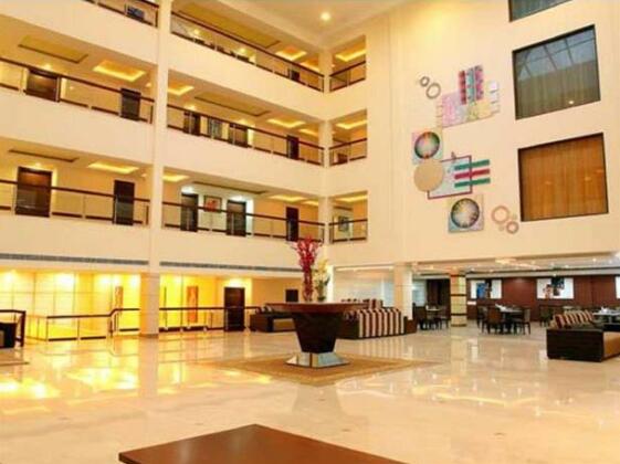 The Atrium on the Greens - Photo2