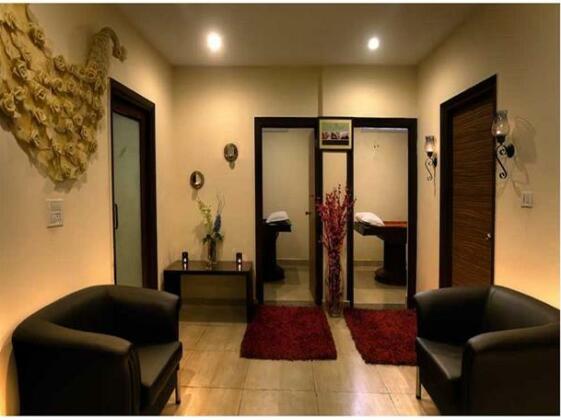The Atrium on the Greens - Photo4