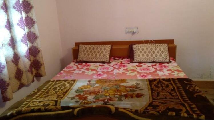 J K Guest House - Photo5