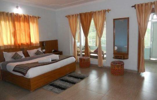 Nature's Valley Resort - Photo2