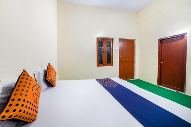 SPOT ON 69032 Minakshi Logde - Photo2