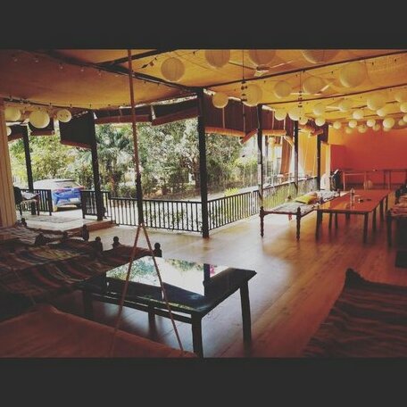 Duke's Den Resort - Photo3