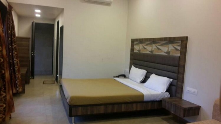 Lalit Lonavala - Photo3