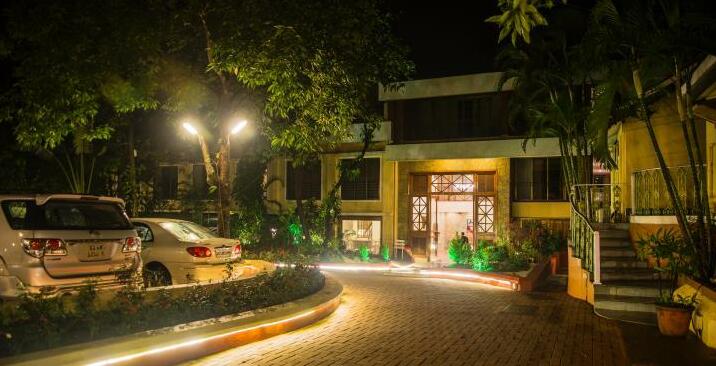 Zaras Resort Khandala - Photo4