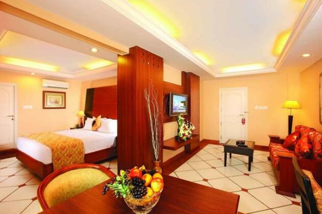 Emarald Hotel Cochin - Photo2