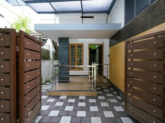 Exotic 1BR Home in Vytilla Kochi
