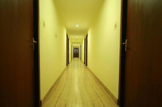OYO Rooms MG Road Padma Junction - Photo2