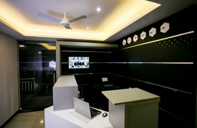 Sapphire Club Metro - Photo3