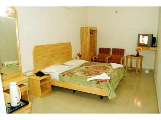 Vista Rooms at Laws Ghat Road - Photo3