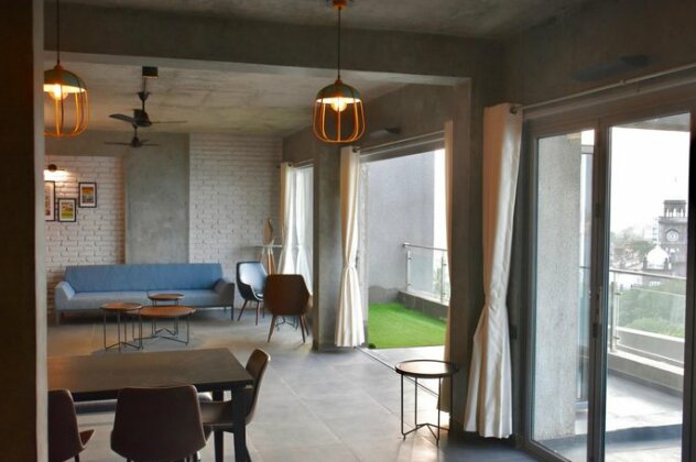 Grey Stone - Lakefront PentHouse Full AC - Photo2