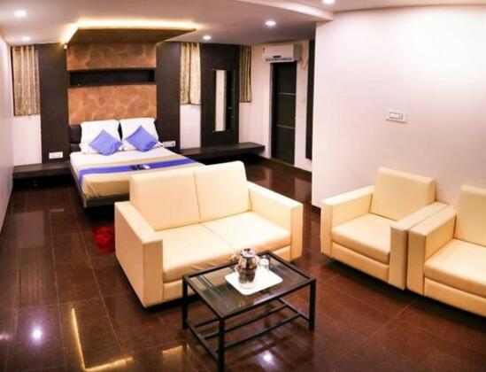 Hotel City Crown - Photo2