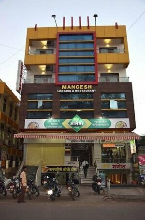 Hotel Mangesh Plaza