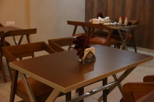Hotel Shahi Executive - Photo2