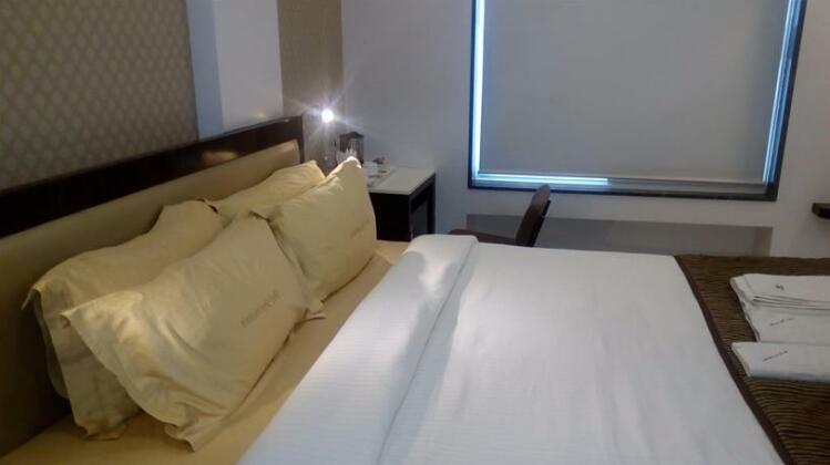 Hotel Sri Sri Executive Lodging - Photo2