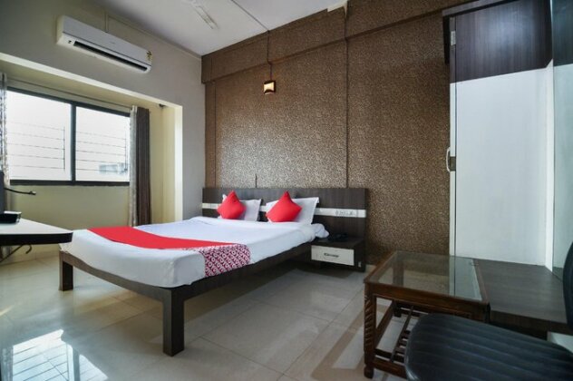 OYO 63693 Hotel Rayee Executive - Photo2