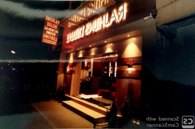 Rajhuns Deluxe Lodging - Photo3