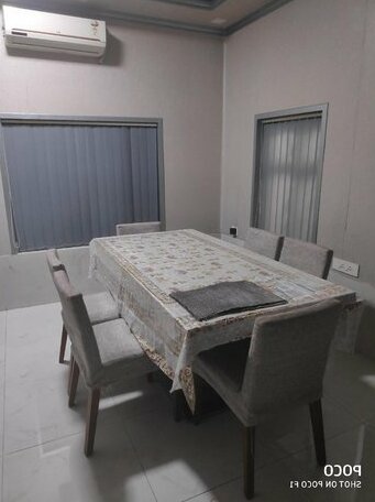 Homestay - Maddy's Den for Females - Photo2