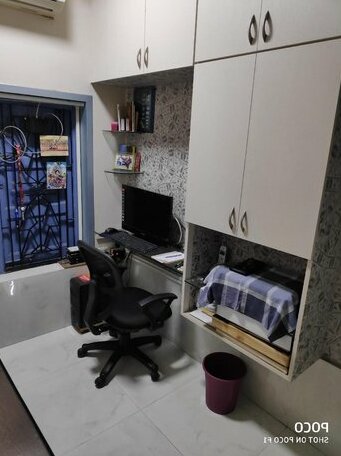 Homestay - Maddy's Den for Females - Photo5