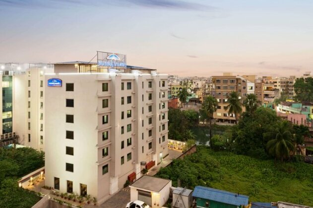 Howard Johnson by Wyndham Kolkata Airport Hotel - Deals, Photos & Reviews