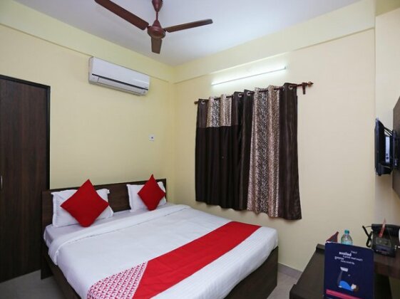OYO 24237 Aashray Guest House