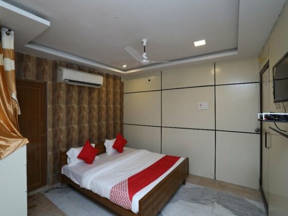 OYO 41435 Golden Residency guest house - Photo2