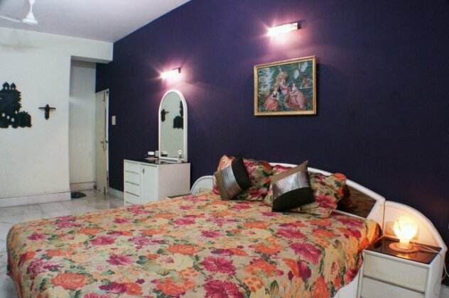 Upscale Apartment in Posh Alipore Area - Photo4