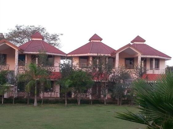 Relax Inn Hotel & Resort - Photo4