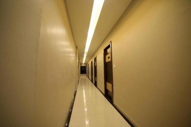Crystal Inn Hotel - Photo2