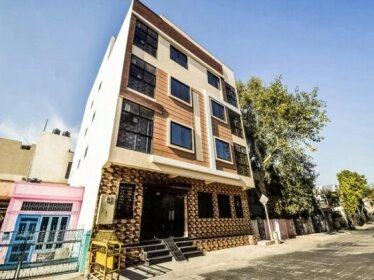 OYO 30911 Eleven 43 Suites