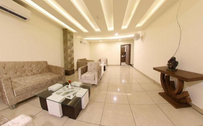 OYO 5758 Hotel Square 36 - Photo3