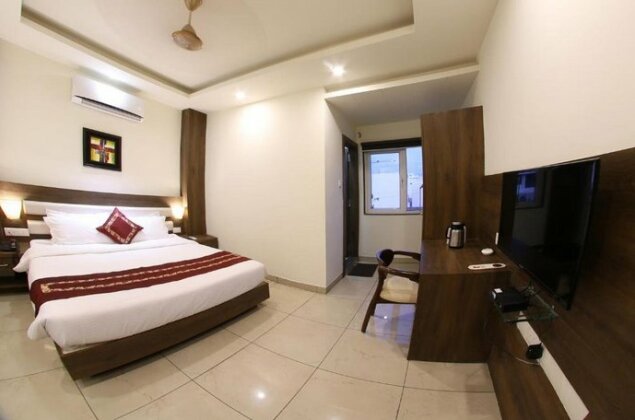 OYO 5758 Hotel Square 36 - Photo5