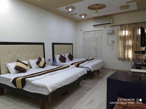 Prabhat Palace - Photo2